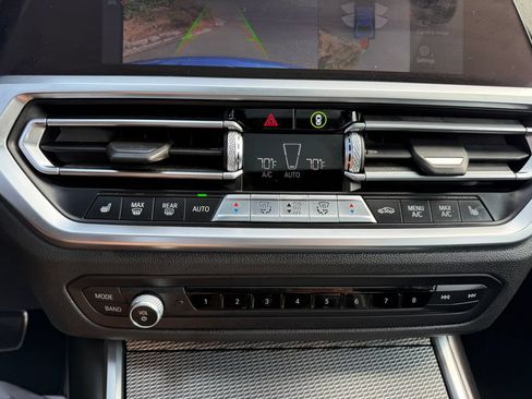 Used 2019 BMW 330i xDrive Sedan w/ M Sport Package AWD/4WD image 19