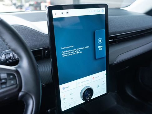 Used 2022 Ford Mustang Mach-E Premium image 27