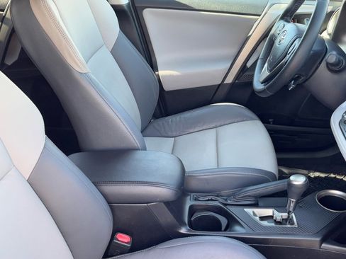 Used 2014 Toyota RAV4 Limited image 10