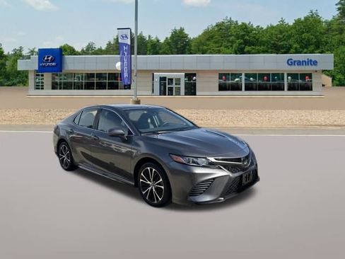 Used 2019 Toyota Camry SE image 5