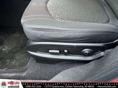 Used 2012 GMC Acadia SLE image 18