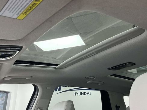 Used 2024 Hyundai Palisade Limited FWD image 16