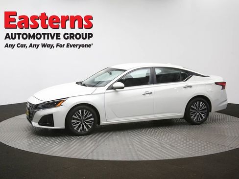 Used 2023 Nissan Altima 2.5 SV FWD image 58