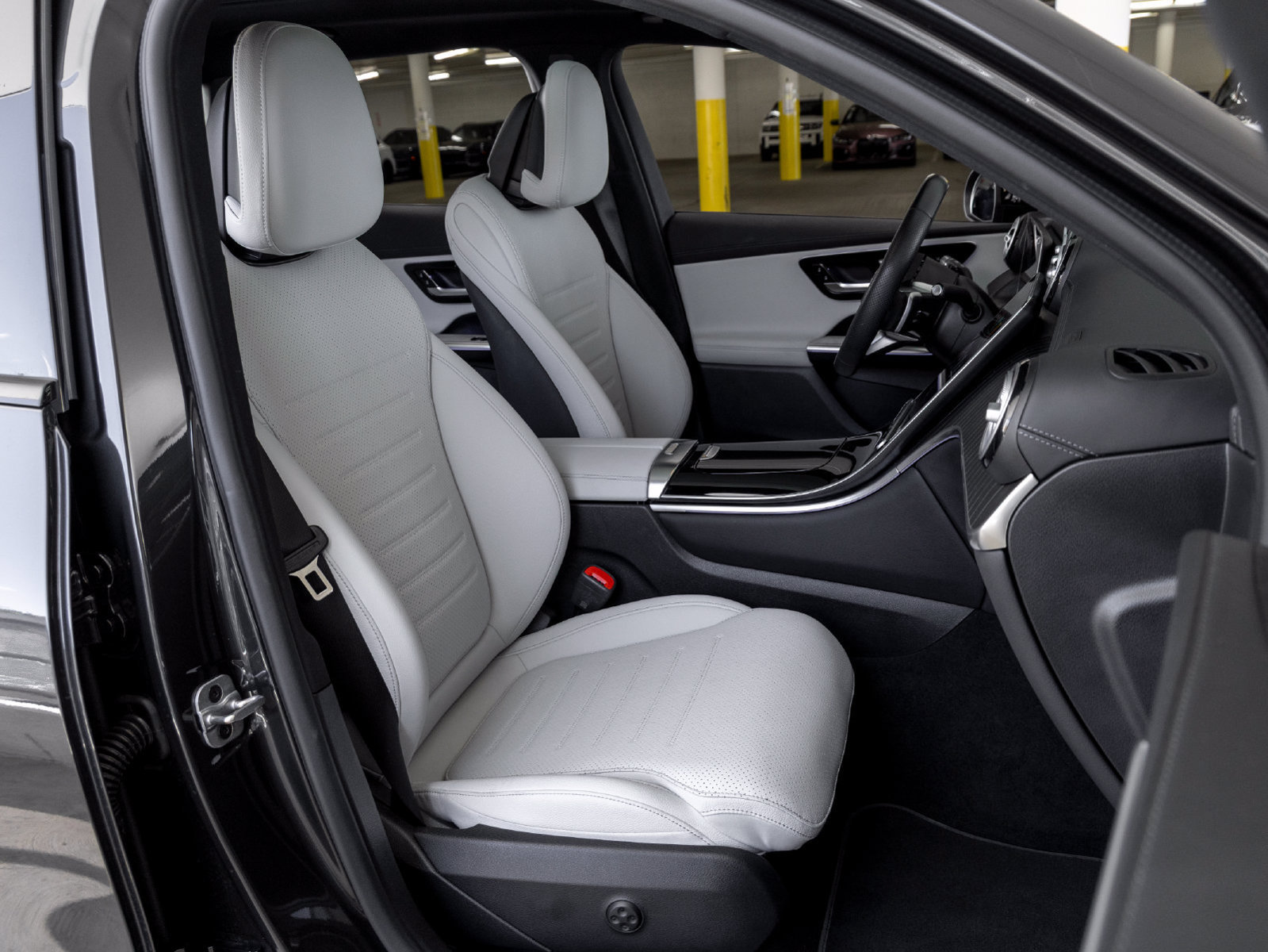 Certified 2026 Mercedes-Benz GLC 300 image 28