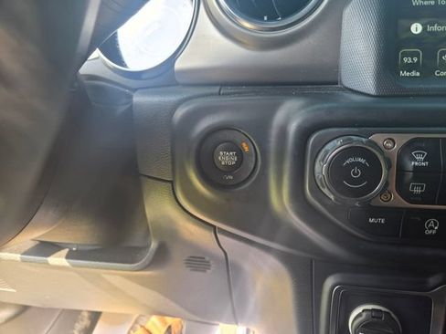 Used 2020 Jeep Wrangler Unlimited Rubicon AWD/4WD image 18
