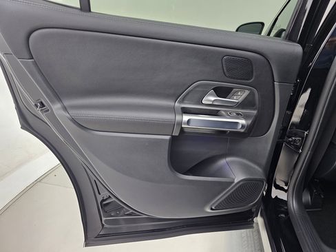 Certified 2025 Mercedes-Benz GLB 250 4MATIC image 21