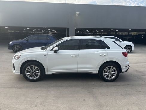 Certified 2025 Audi Q3 2.0T Premium w/ Convenience Package image 9