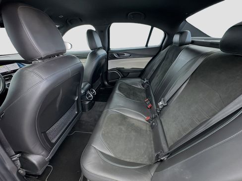 Used 2017 Alfa Romeo Giulia Quadrifoglio RWD image 15