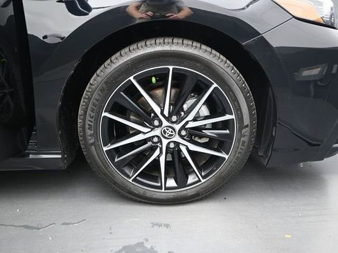 Used 2023 Toyota Camry SE image 18