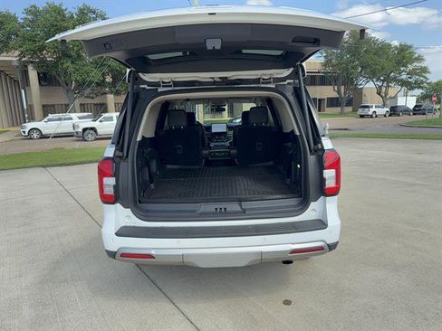 Used 2022 Ford Expedition XLT RWD image 6