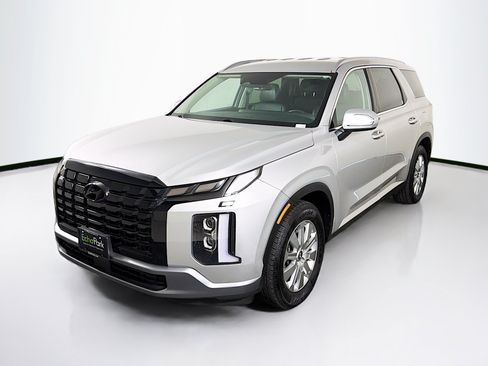 Used 2024 Hyundai Palisade SEL FWD image 3