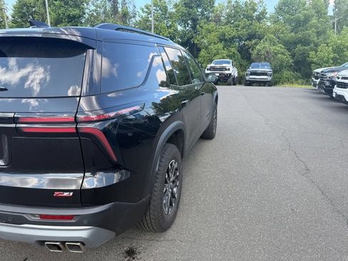 Used 2024 Chevrolet Traverse Z71 AWD/4WD image 8
