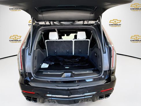 Used 2025 Cadillac Escalade ESV V AWD/4WD image 31