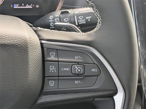 New 2025 Jeep Grand Cherokee Altitude image 25