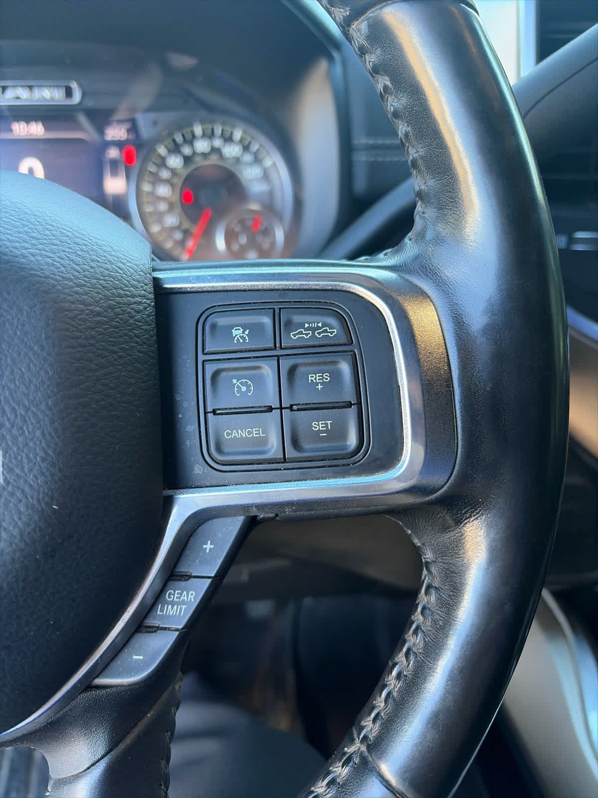 Used 2019 RAM 2500 Laramie AWD/4WD image 21