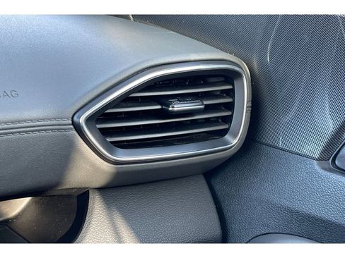Used 2022 Hyundai Santa Fe SE image 30