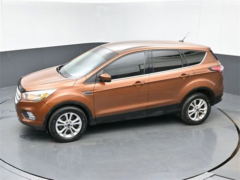 Used 2017 Ford Escape SE image 38