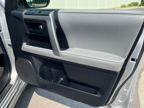 Used 2012 Toyota 4Runner SR5 RWD image 16