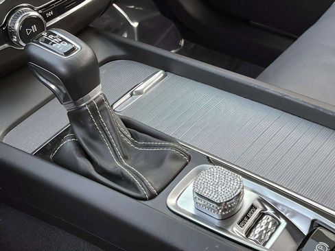 Used 2020 Volvo XC60 T5 R-Design w/ Protection Package Premier image 30