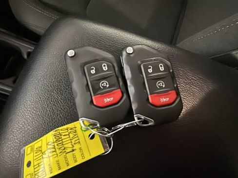 Used 2024 Jeep Wrangler Unlimited AWD/4WD image 19