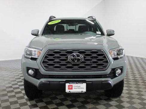 Certified 2023 Toyota Tacoma TRD Off-Road w/ Technology Package image 9