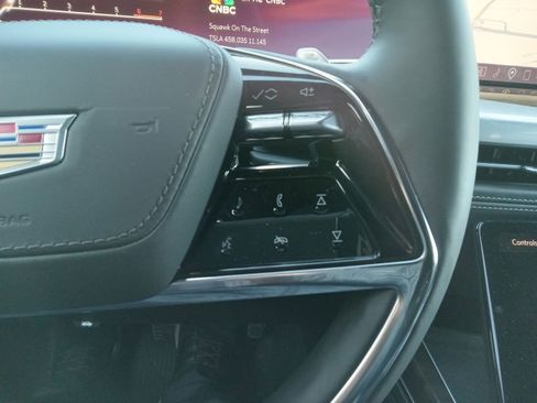 Used 2026 Cadillac Escalade Platinum Sport w/ LPO, ONYX Package image 23