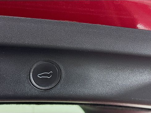 Used 2024 Tesla Model Y Long Range image 31