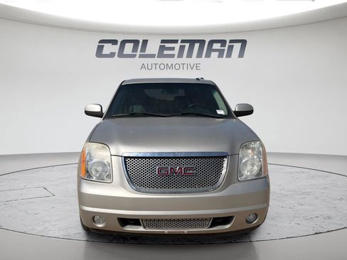 Used 2008 GMC Yukon XL SLT w/ SLT Preferred Equipment Group image 8