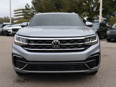 Certified 2021 Volkswagen Atlas Cross Sport SE w/ V6 Towing Package image 2
