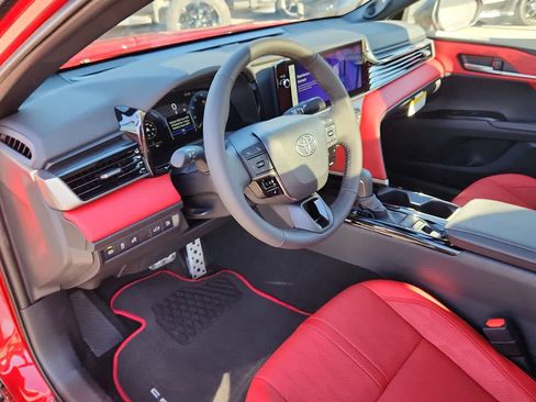 Used 2025 Toyota Camry XSE image 10