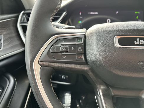 Used 2024 Jeep Grand Cherokee Limited 4xe image 11