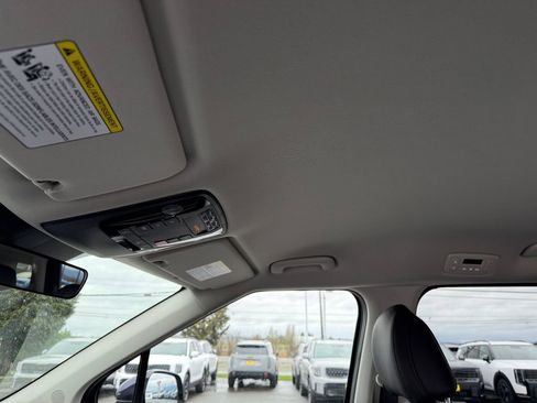 New 2026 Kia Carnival FWD image 19