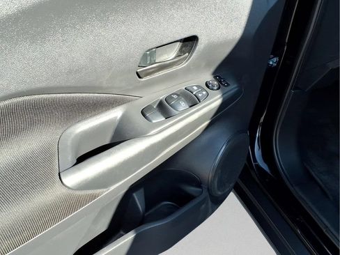 Used 2022 Nissan Kicks S FWD image 12