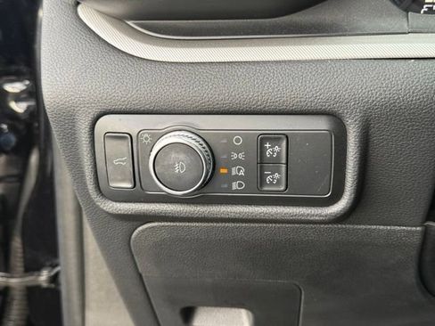 Used 2020 Ford Explorer XLT w/ Equipment Group 202A AWD/4WD image 21