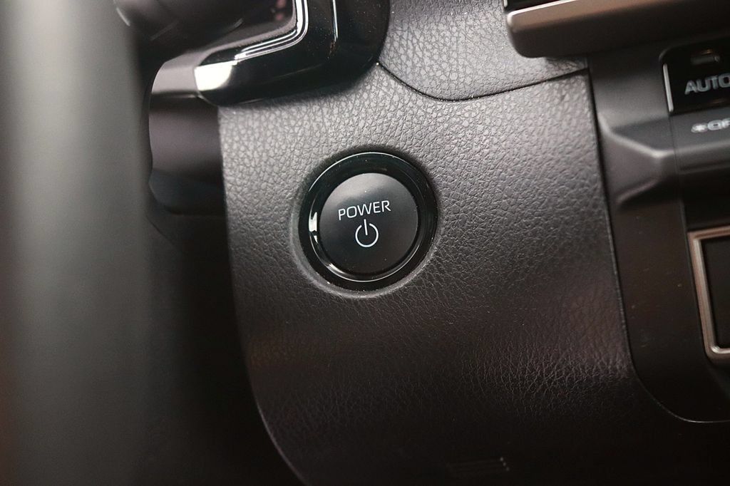 Used 2025 Toyota Camry SE FWD image 22