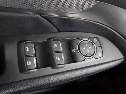 Used 2018 Ford Explorer XLT image 15