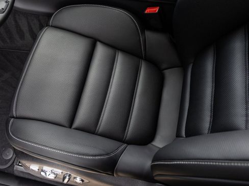 New 2026 Porsche Macan Turbo image 28