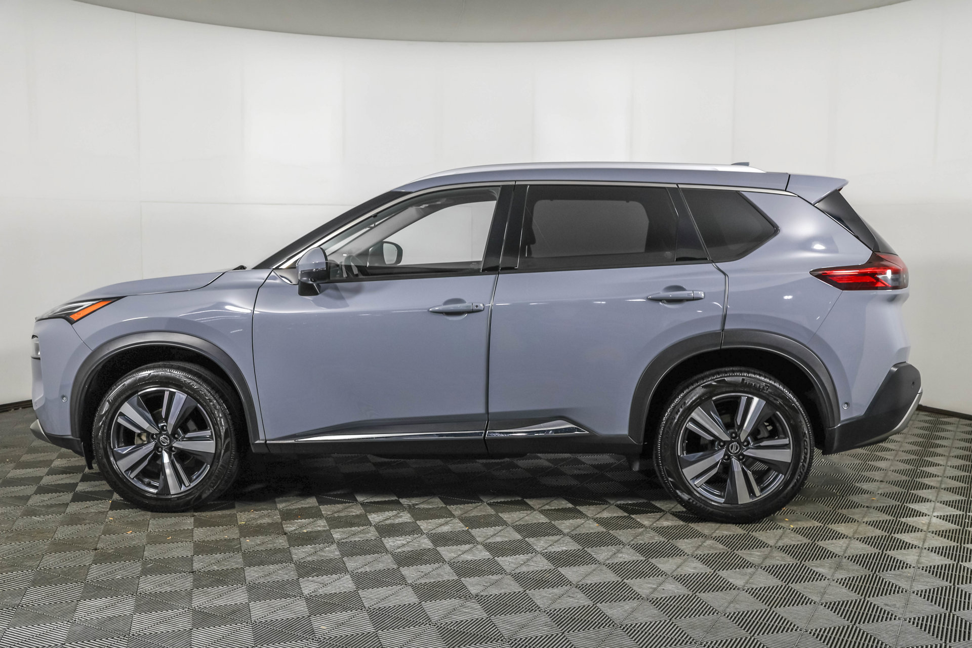 Used 2021 Nissan Rogue Platinum AWD/4WD image 23