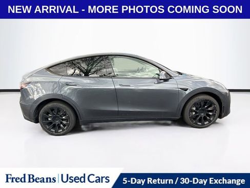 Used 2021 Tesla Model Y Long Range image 8