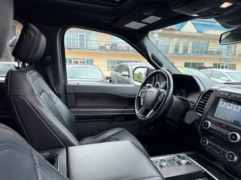 Used 2018 Ford Expedition Limited w/ Equipment Group 301A AWD/4WD image 14