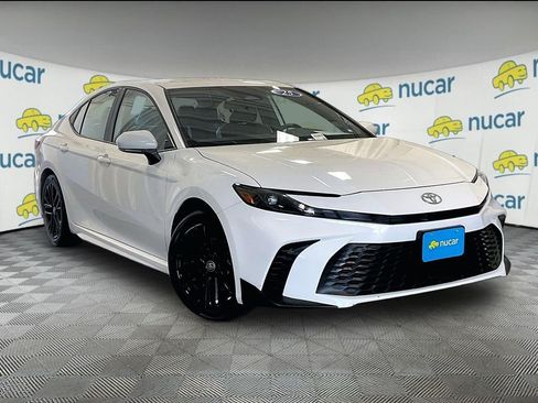 Certified 2025 Toyota Camry SE FWD image 1