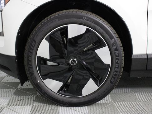 New 2025 Volvo EX30 Plus w/ Protection Package Premier image 12