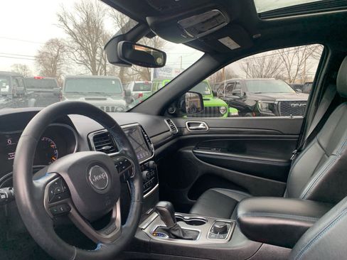 Used 2019 Jeep Grand Cherokee Laredo image 14