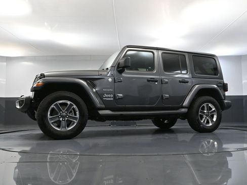 Used 2018 Jeep Wrangler Unlimited Sahara image 53