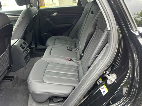 Used 2023 Audi Q5 2.0T Premium w/ Convenience Package AWD/4WD image 12