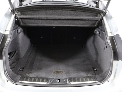 Used 2020 Jaguar F-PACE SVR image 22