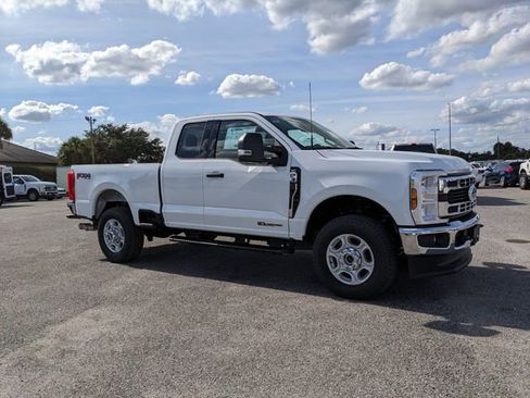 New 2026 Ford F350 XLT w/ FX4 Off-Road Package AWD/4WD image 2