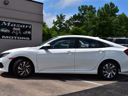 Used 2017 Honda Civic EX image 3