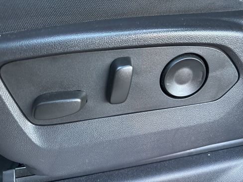 Used 2024 Chevrolet Silverado 1500 Custom image 37