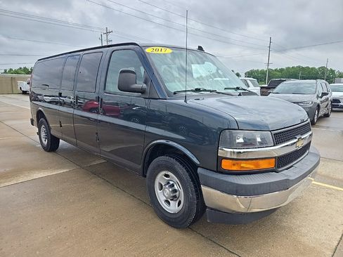 Used 2017 Chevrolet Express 3500 LT w/ LT Preferred Equipment Group image 3